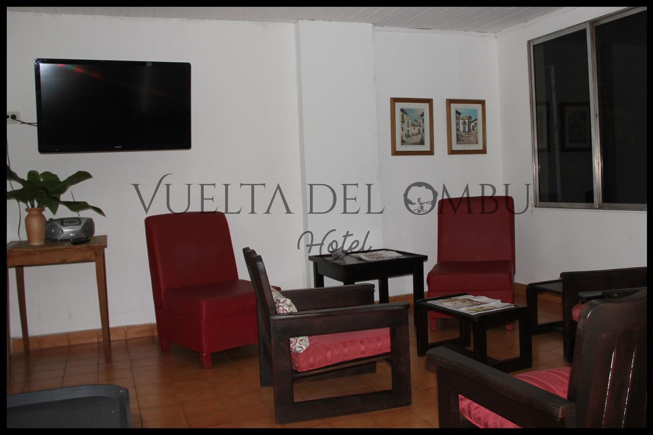 Hotel Vuelta Del Ombu Gobernador Virasora エクステリア 写真