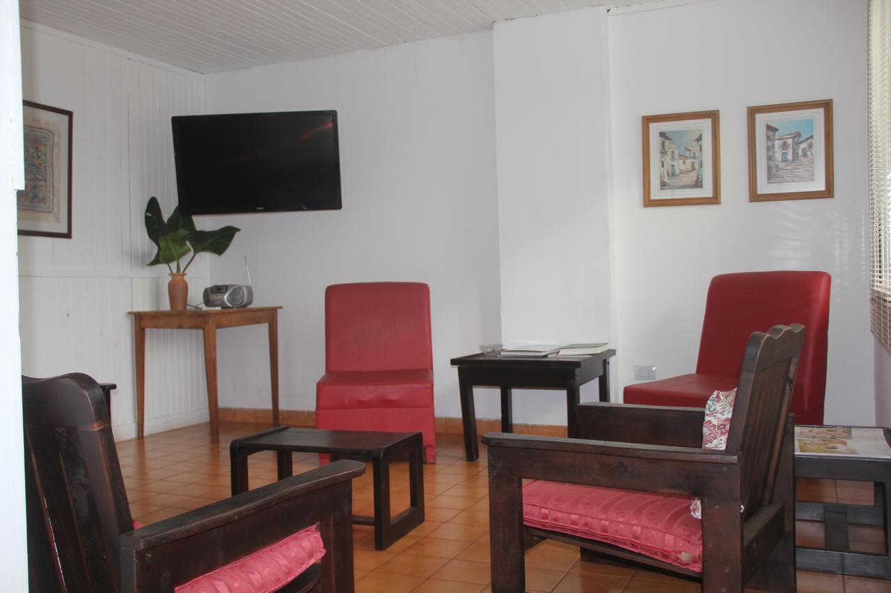 Hotel Vuelta Del Ombu Gobernador Virasora エクステリア 写真